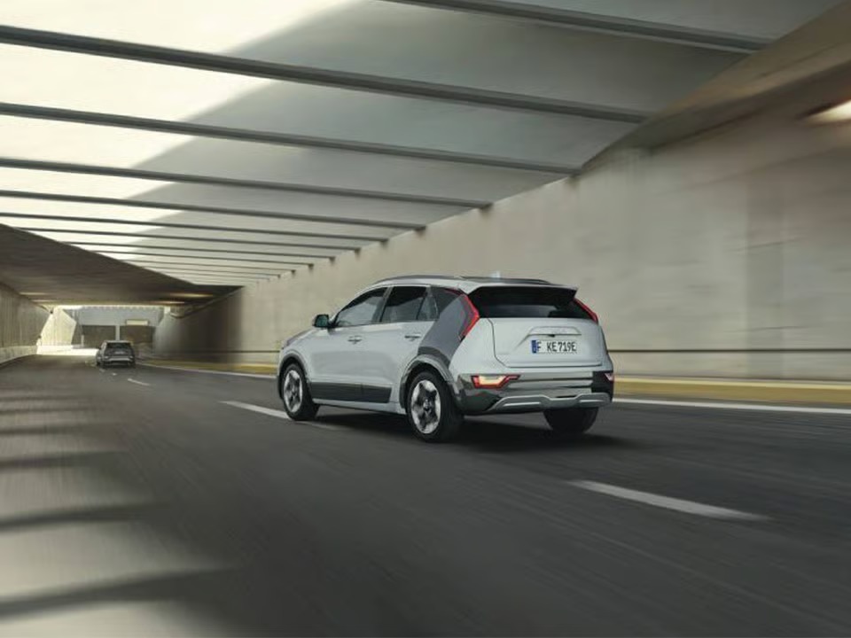 Stop & Go özellikli Akıllı hız sabitleyici (Smart Cruise Control)